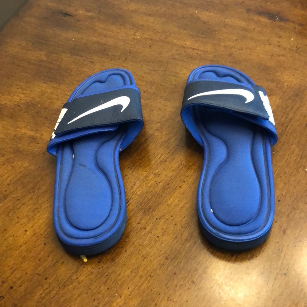 Nike slides